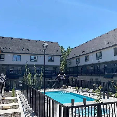 Enchanted Mountain Getaway Canmore Exterior photo